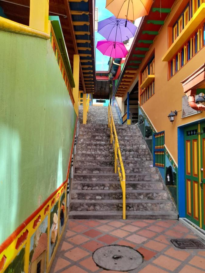 El Paraiso Paisa 5 Minutos Del Malecon Parqueadero Privado A Гуатапе Экстерьер фото