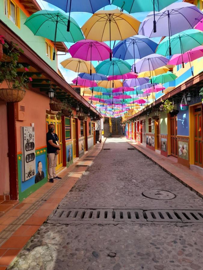 El Paraiso Paisa 5 Minutos Del Malecon Parqueadero Privado A Гуатапе Экстерьер фото